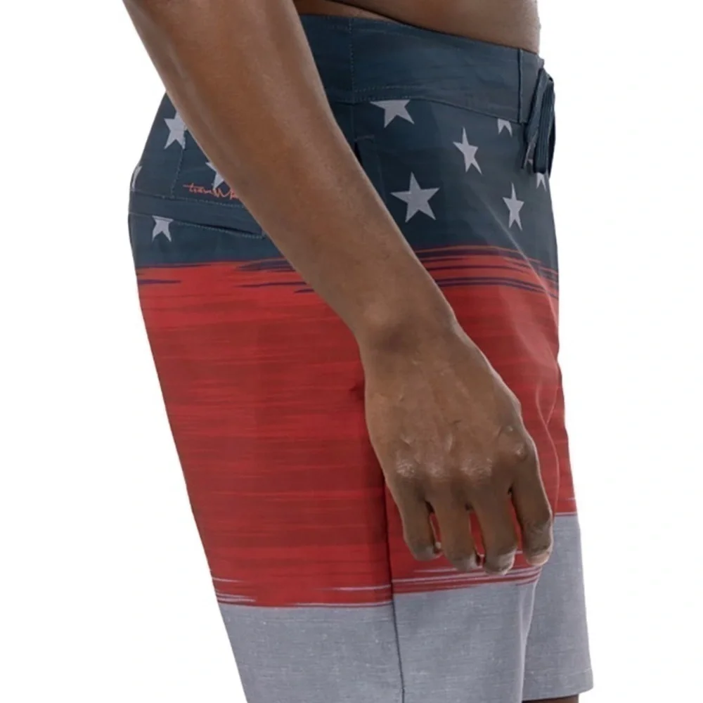 New Men’s Travis Mathew STARBOARD SHORES BOARDSHORT Shorts Size 42 Flag